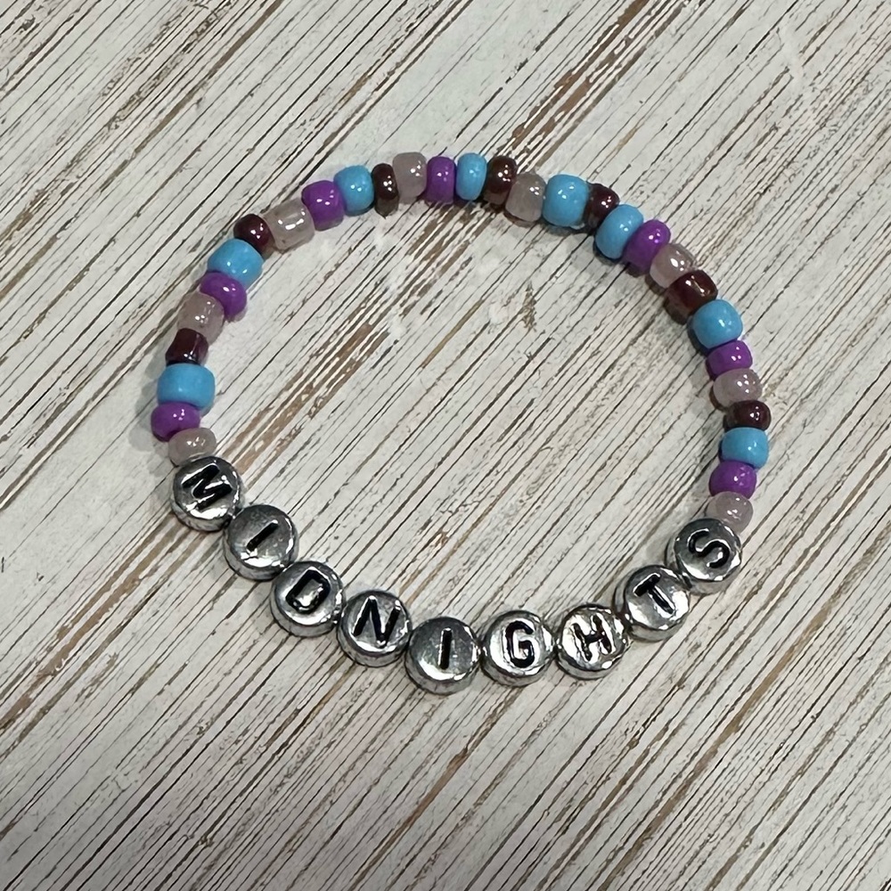 Taylor Swift Bracelet Pack - Picture 5 of 5